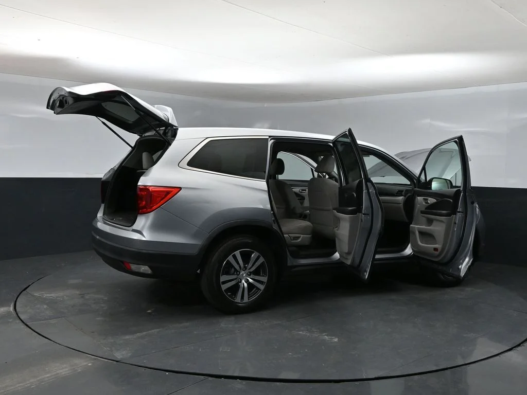 Used 2017 Silver Honda EX image 44