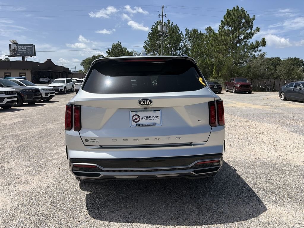 Used 2021 Silver Kia S image 5