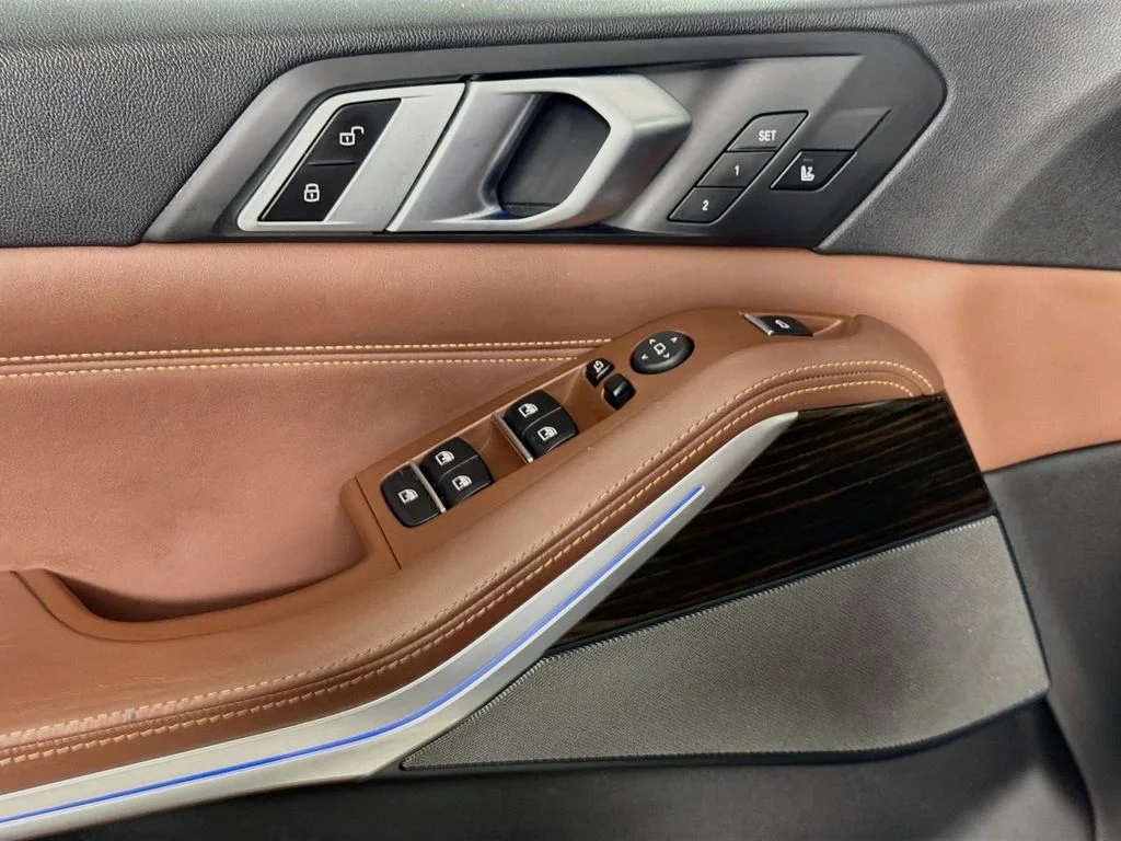Used 2019 Gray BMW xDrive40i image 18