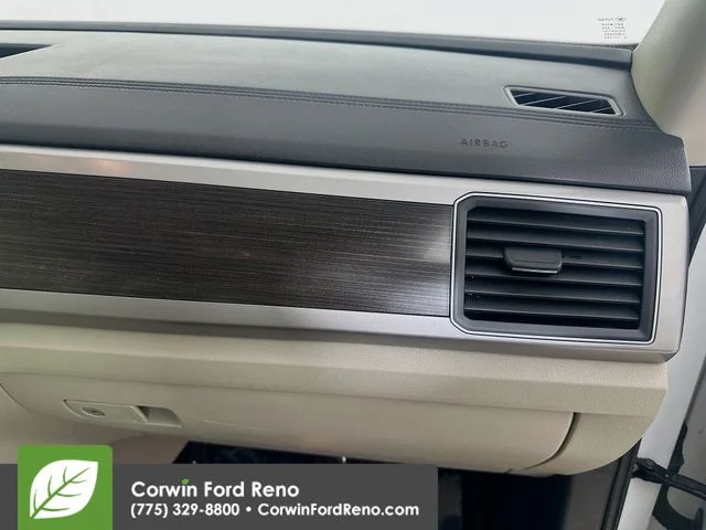 Used 2019 Pure White Volkswagen 3.6L V6 SE image 30