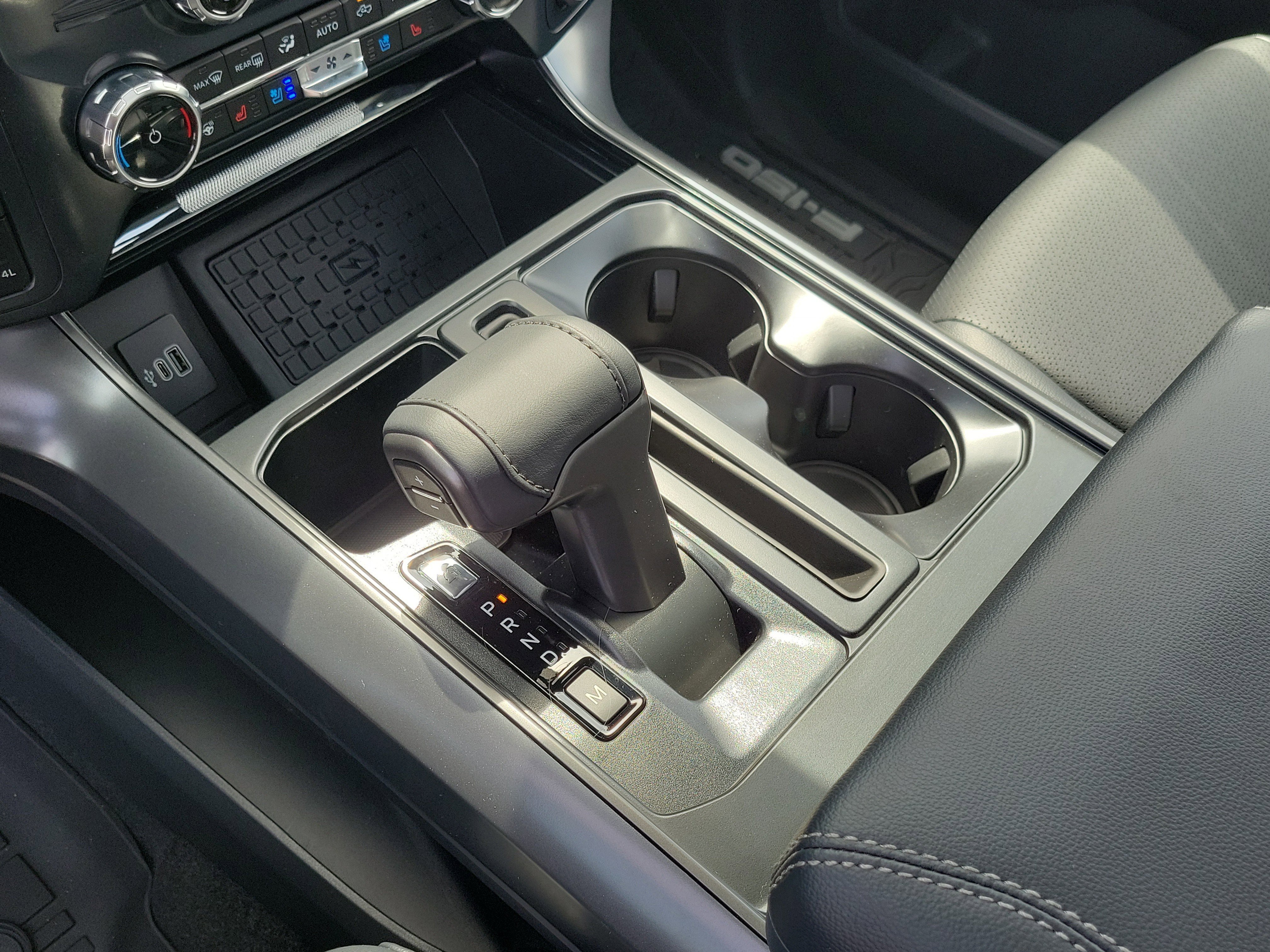 New 2026 Star White Metallic Tri-Coat Ford Lariat® image 22