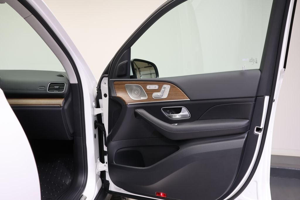 New 2026 Polar White Mercedes-Benz GLS 450 image 47