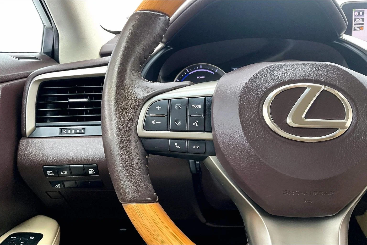 Used 2018 Eminent White Pearl Lexus 450h image 21