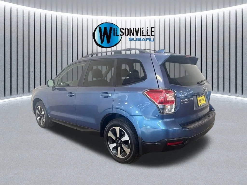 Used 2017 Blue Subaru 2.5i Premium image 8