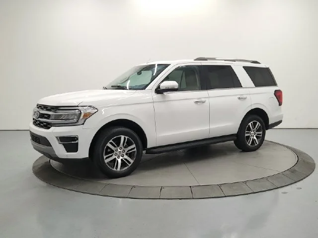 Used 2024 White Ford Limited image 5