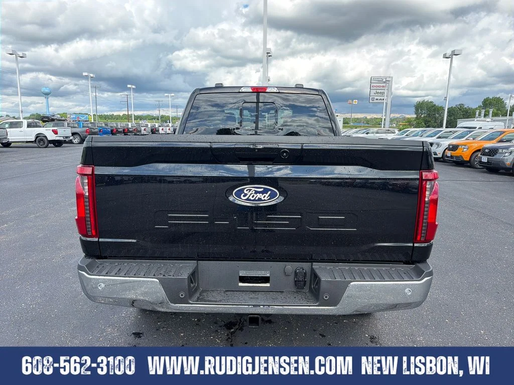 New 2026 Agate Black Metallic Ford XLT image 5