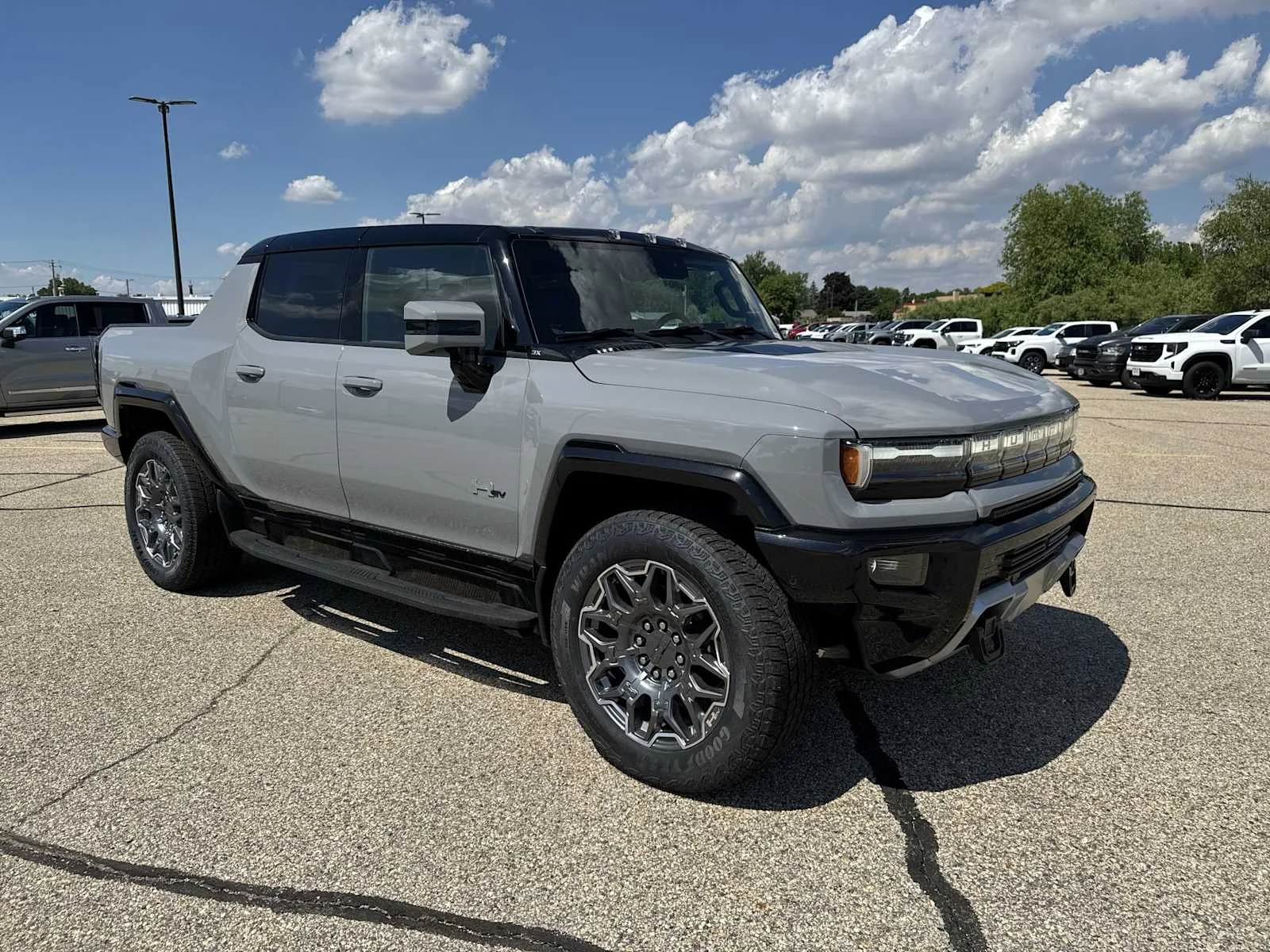 2025 GMC HUMMER EV