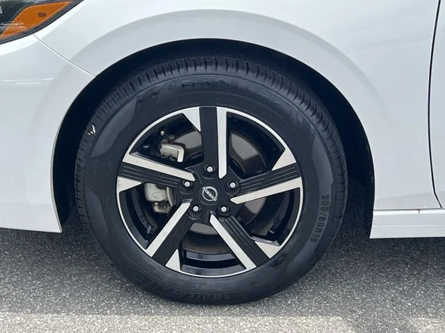 Used 2025 White Nissan SV image 37