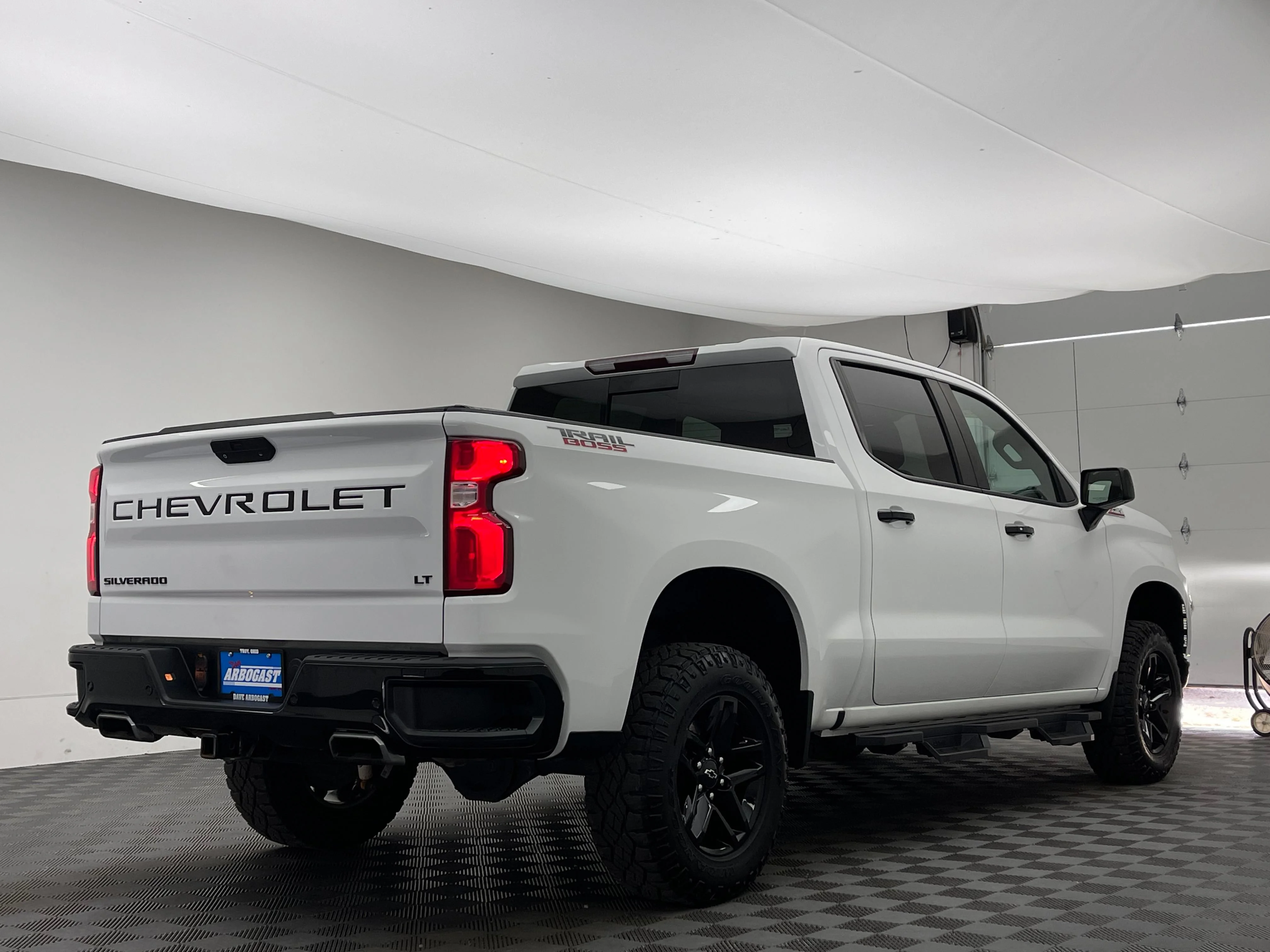 Used 2021 SUMMIT WHITE Chevrolet LT Trail Boss image 7