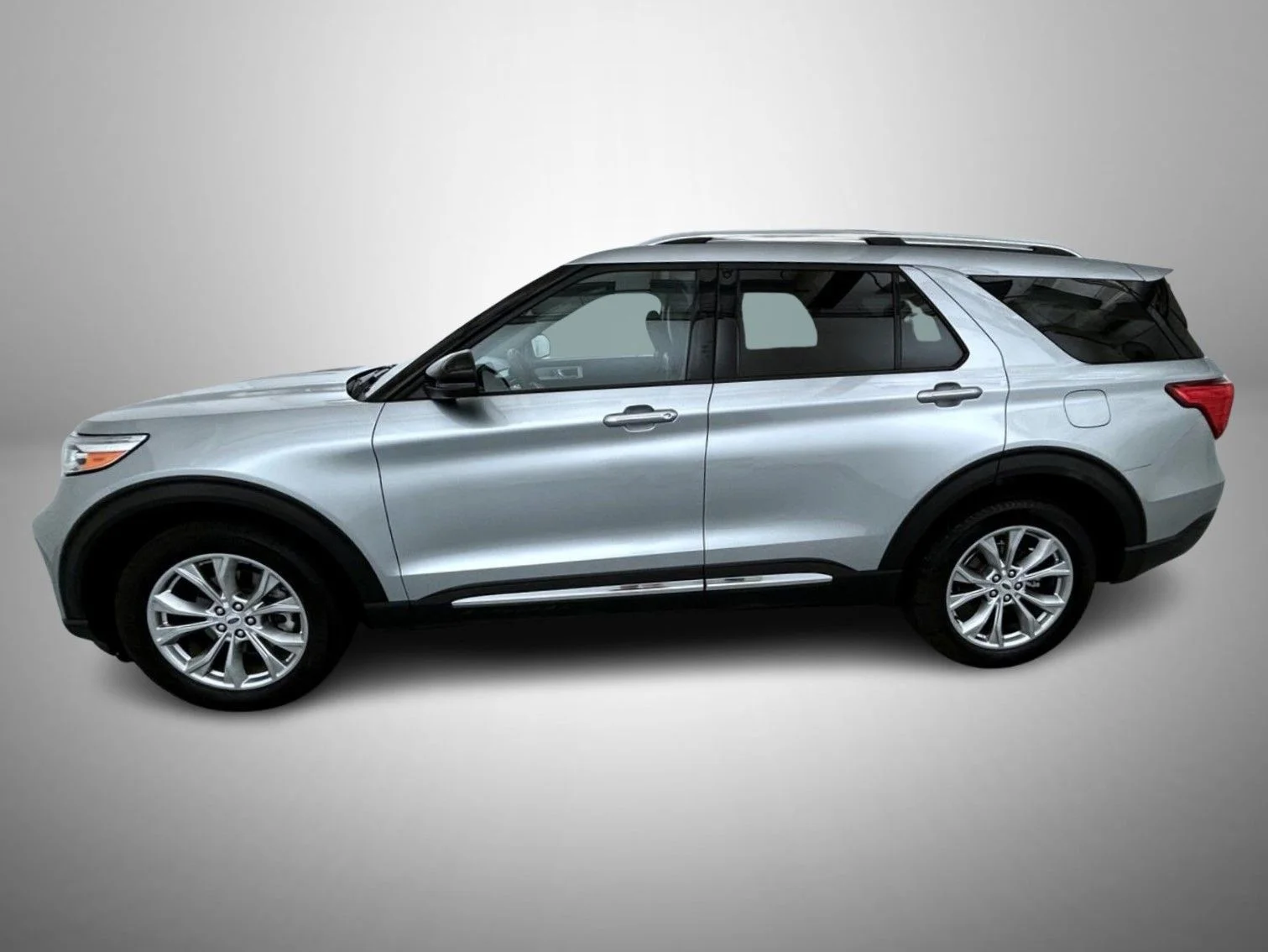 Used 2024 Silver Ford Limited image 8