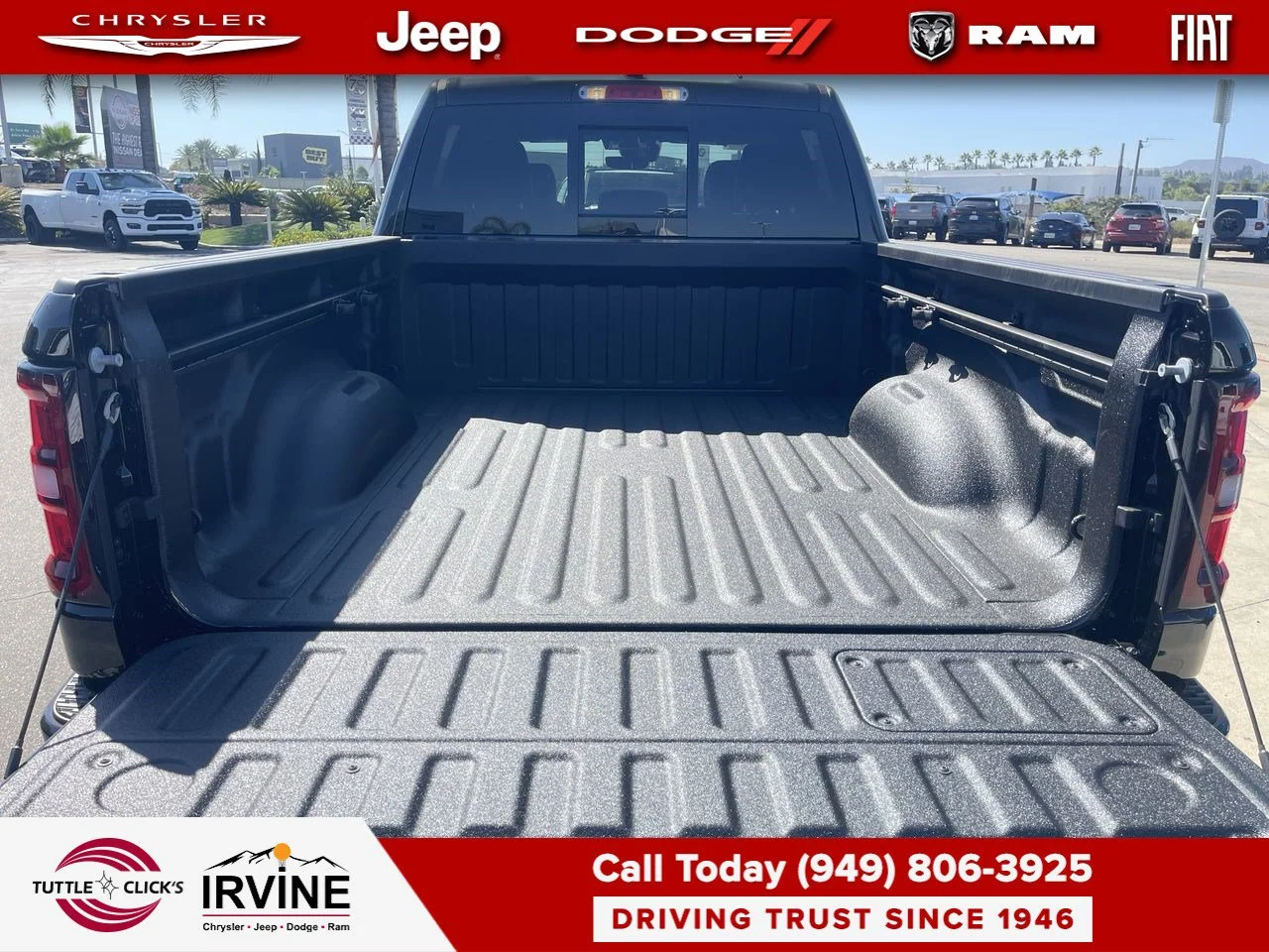 New 2027 Diamond Black Crystal Pearl-Coat Exterior Paint RAM Laramie image 33