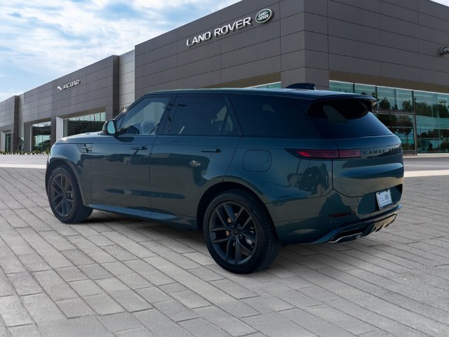 New 2026 Giola Green Land Rover Dynamic SE image 3