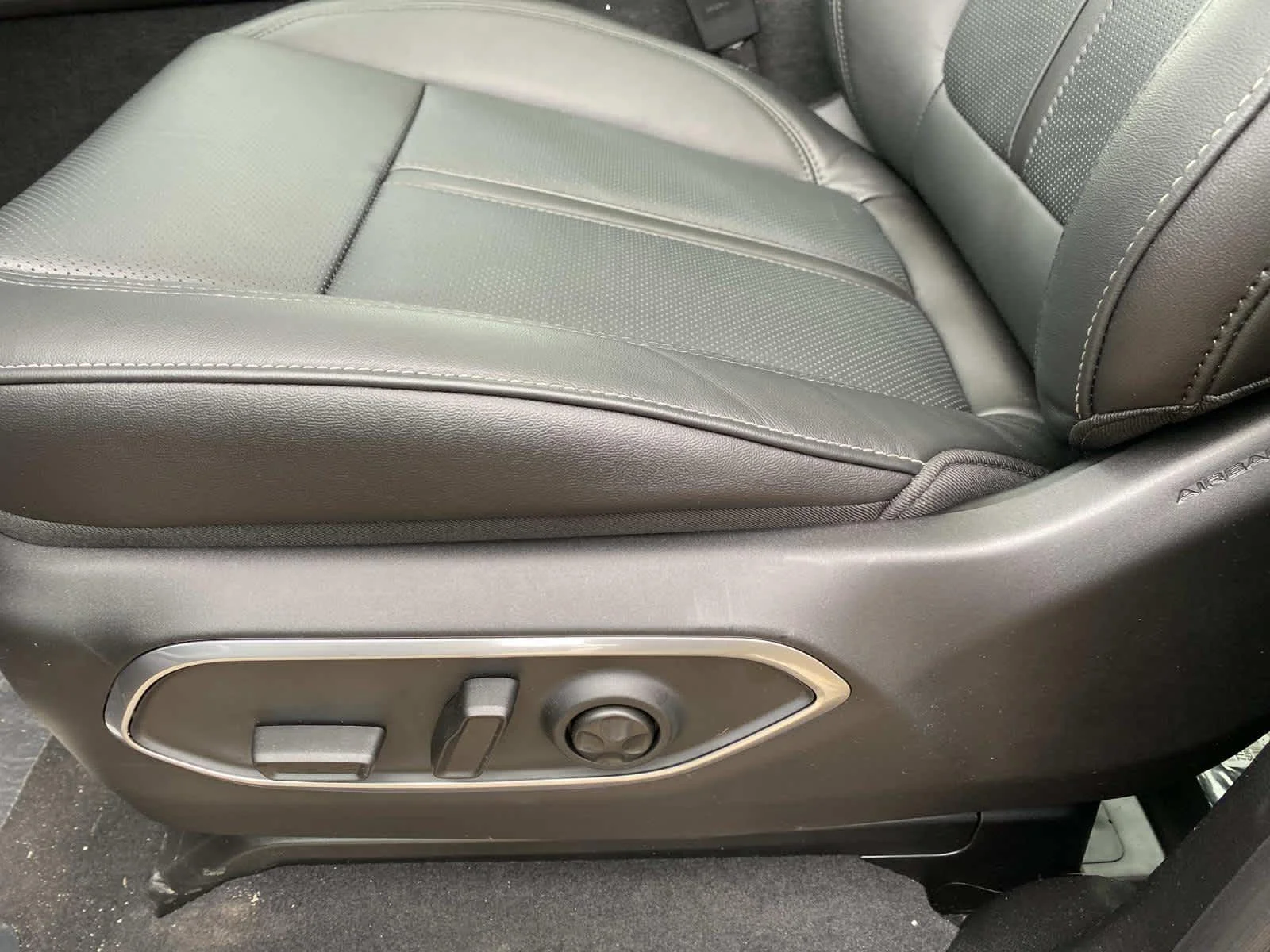 New 2026 High Gloss Black Exterior Paint Jeep Upland image 11