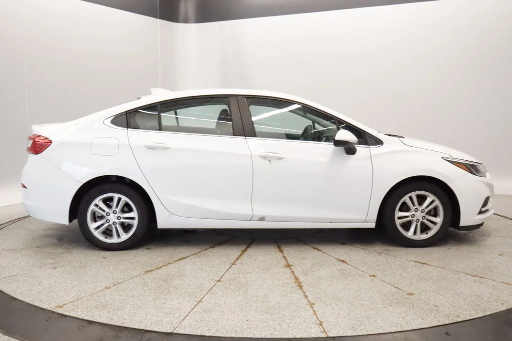 Used 2016 White Chevrolet LT image 12