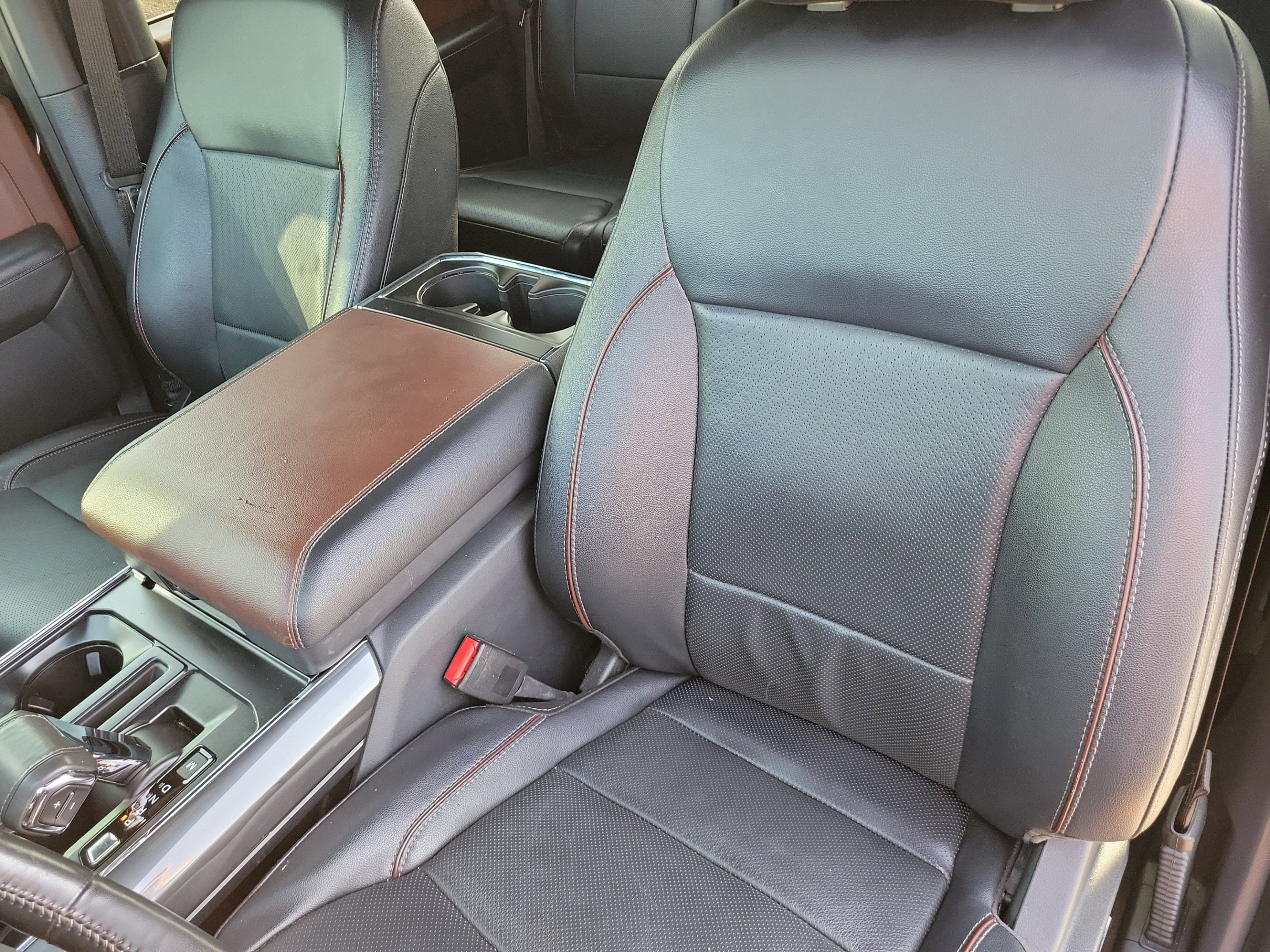 Used 2022 Black Metallic Ford Lariat image 11