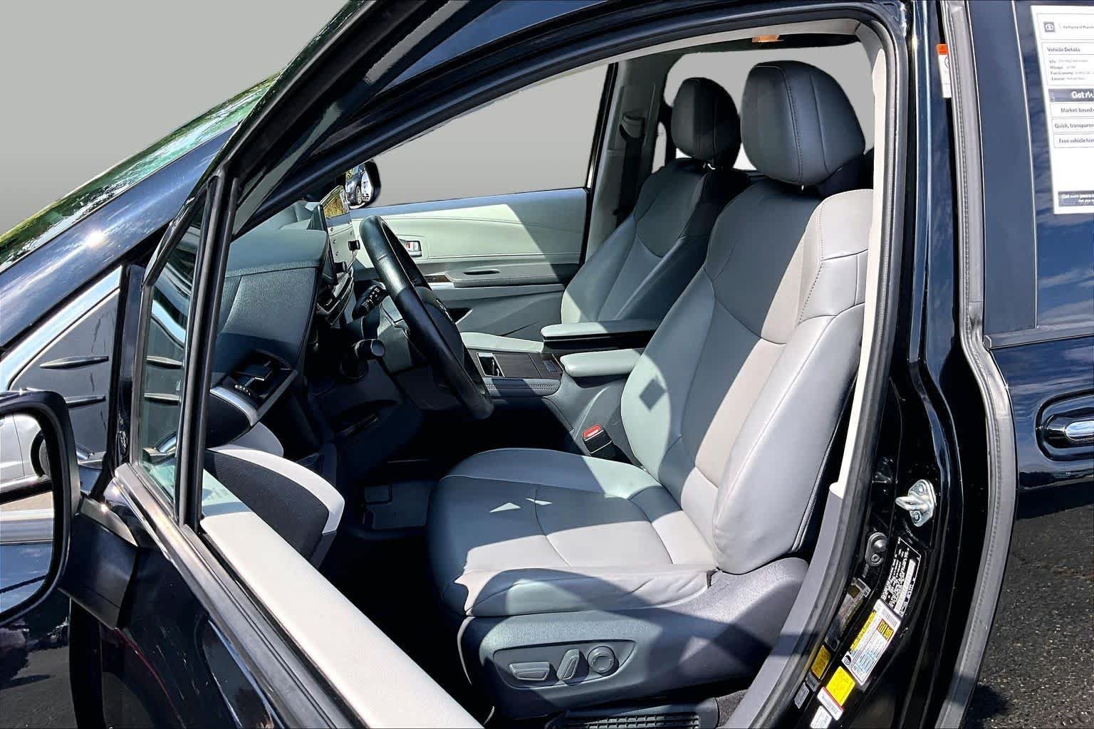 Used 2021 Midnight Black Metallic Toyota XLE image 9