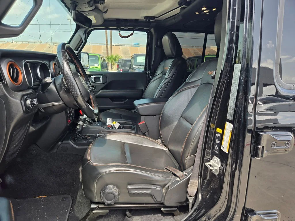 Used 2022 Black Jeep Mojave image 9