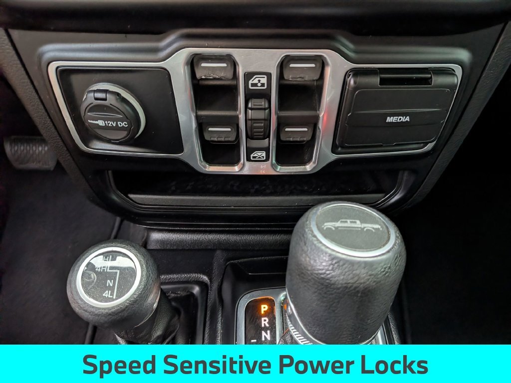 Used 2020 White Jeep Altitude image 25
