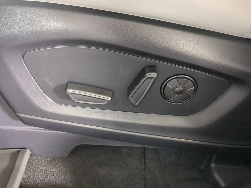 New 2026 Carbonized Gray Metallic Ford Platinum™ image 12