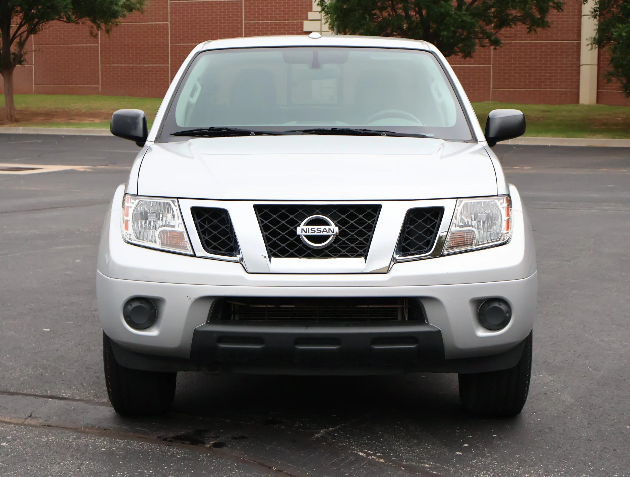 Used 2016 Brilliant Silver Nissan SV image 21