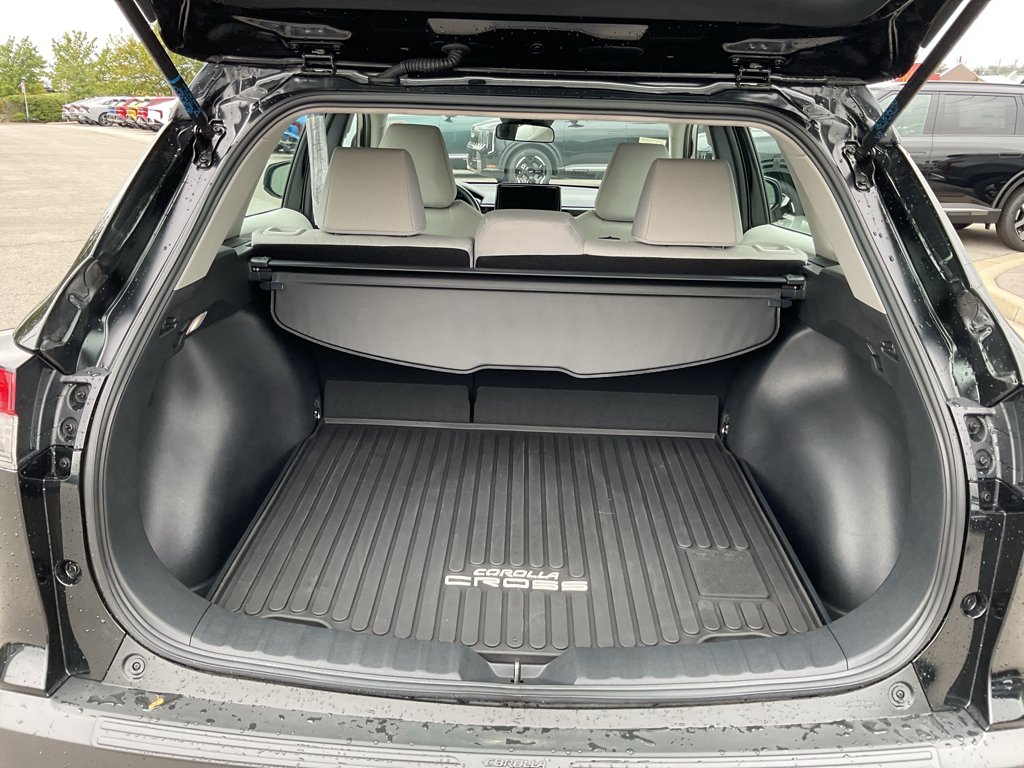 Used 2026 Jet Black Toyota L image 16
