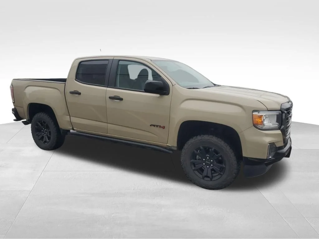Used 2022 Beige GMC AT4 w/Leather image 9
