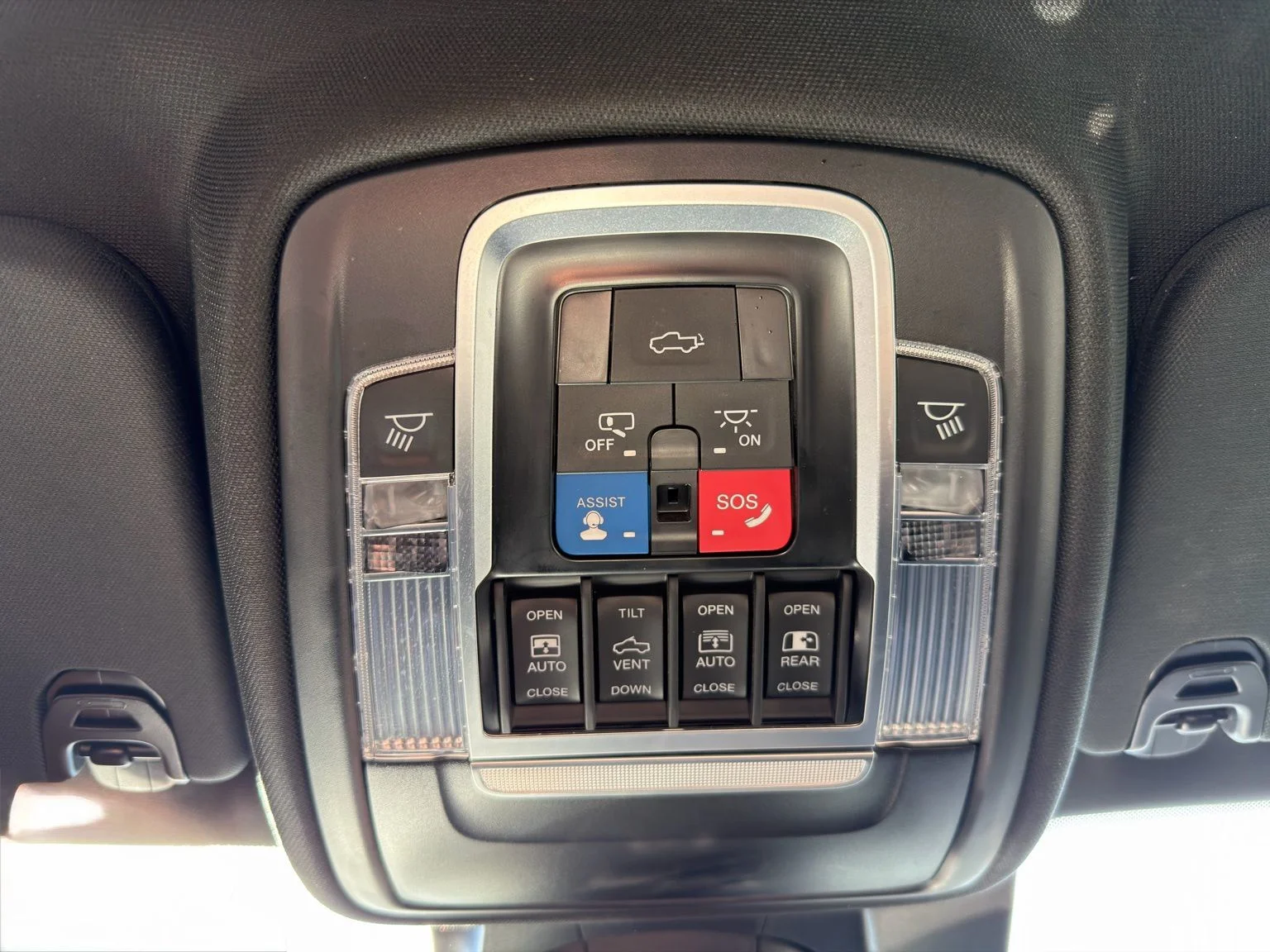 Used 2023 White Ram Laramie image 30