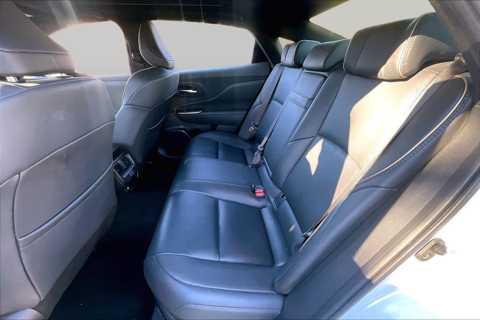 Used 2023 Oxygen White Toyota Limited image 20