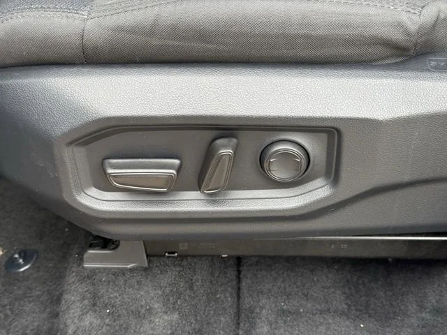 Used 2025 White Toyota SR5 image 22
