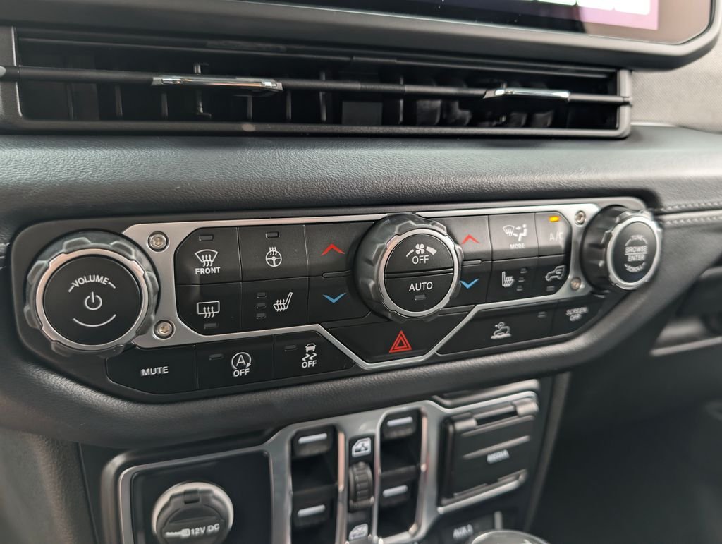 2024 Jeep Wrangler 4-Door Sahara - Photo 24
