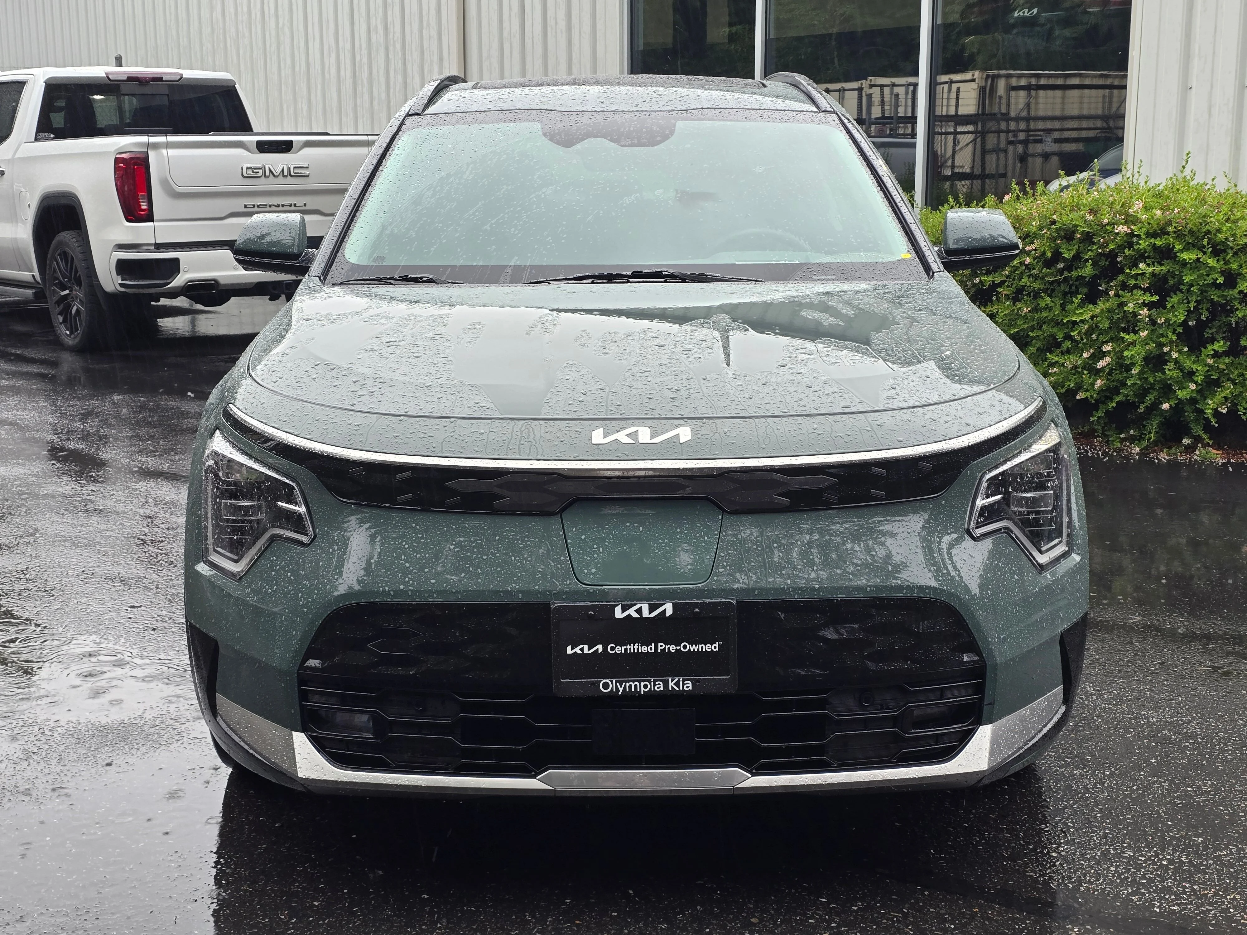 Certified Used 2023 Green Kia Wave image 2