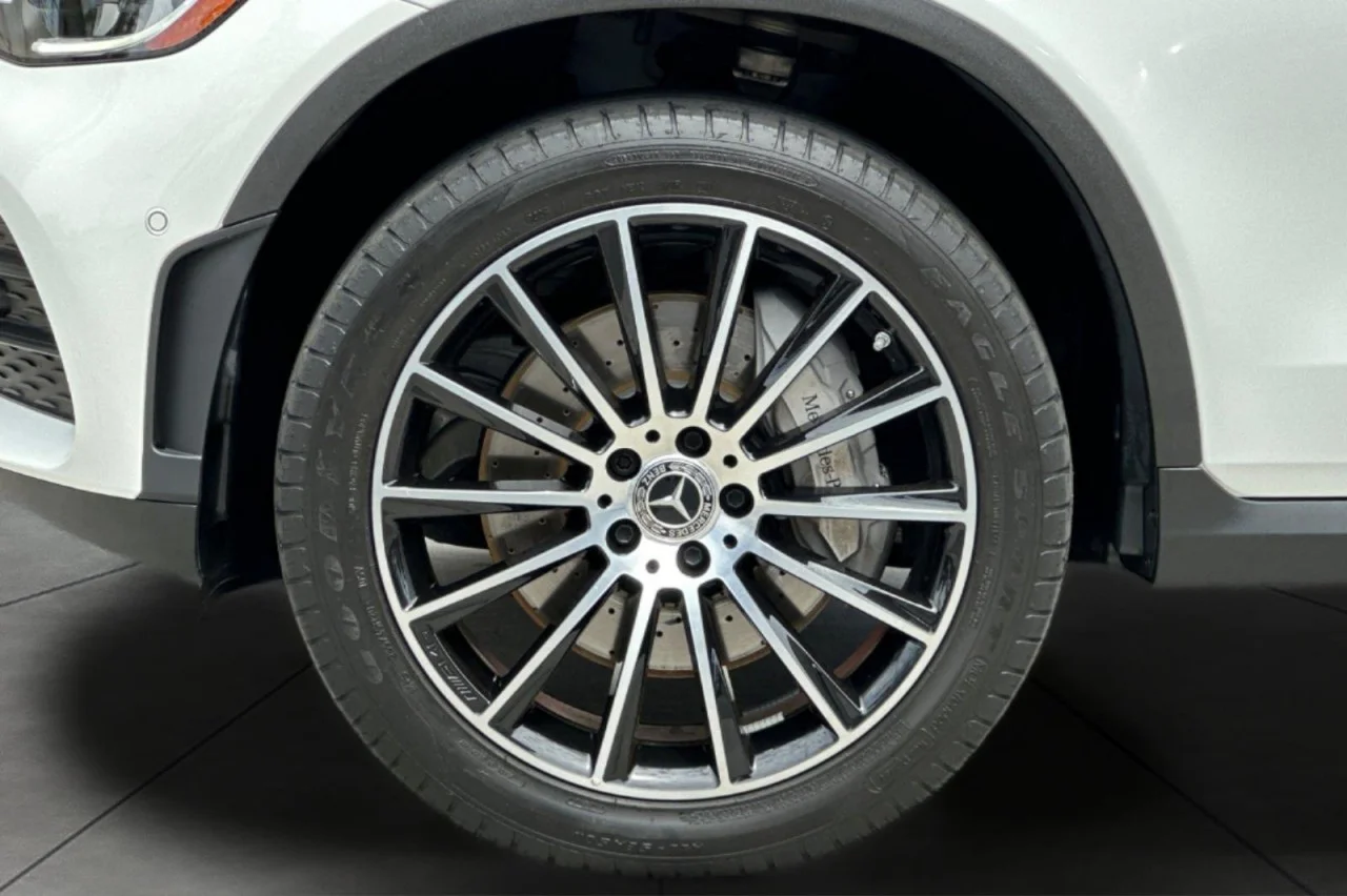 Used 2023 Polar White Mercedes-Benz GLC 300 image 25