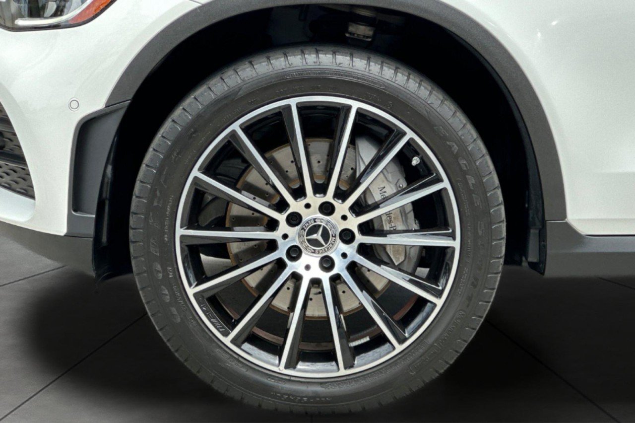 Used 2023 Polar White Mercedes-Benz GLC 300 image 25