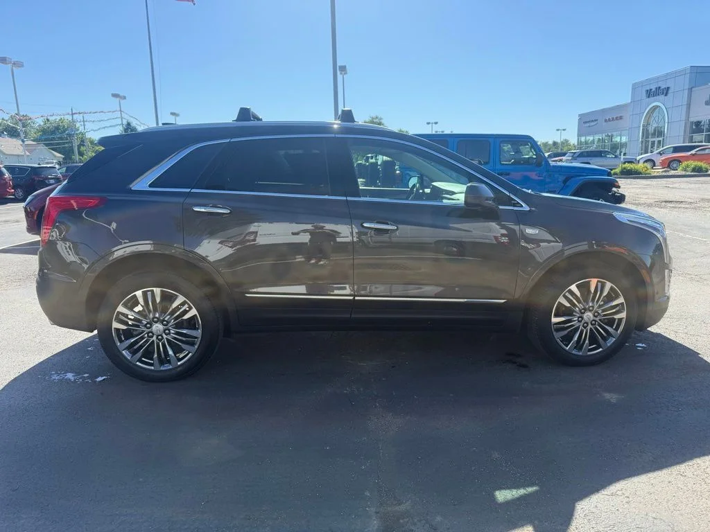 Used 2018 Cadillac XT5 Premium Luxury with VIN 1GYKNFRS7JZ243975 for sale in Pataskala, OH