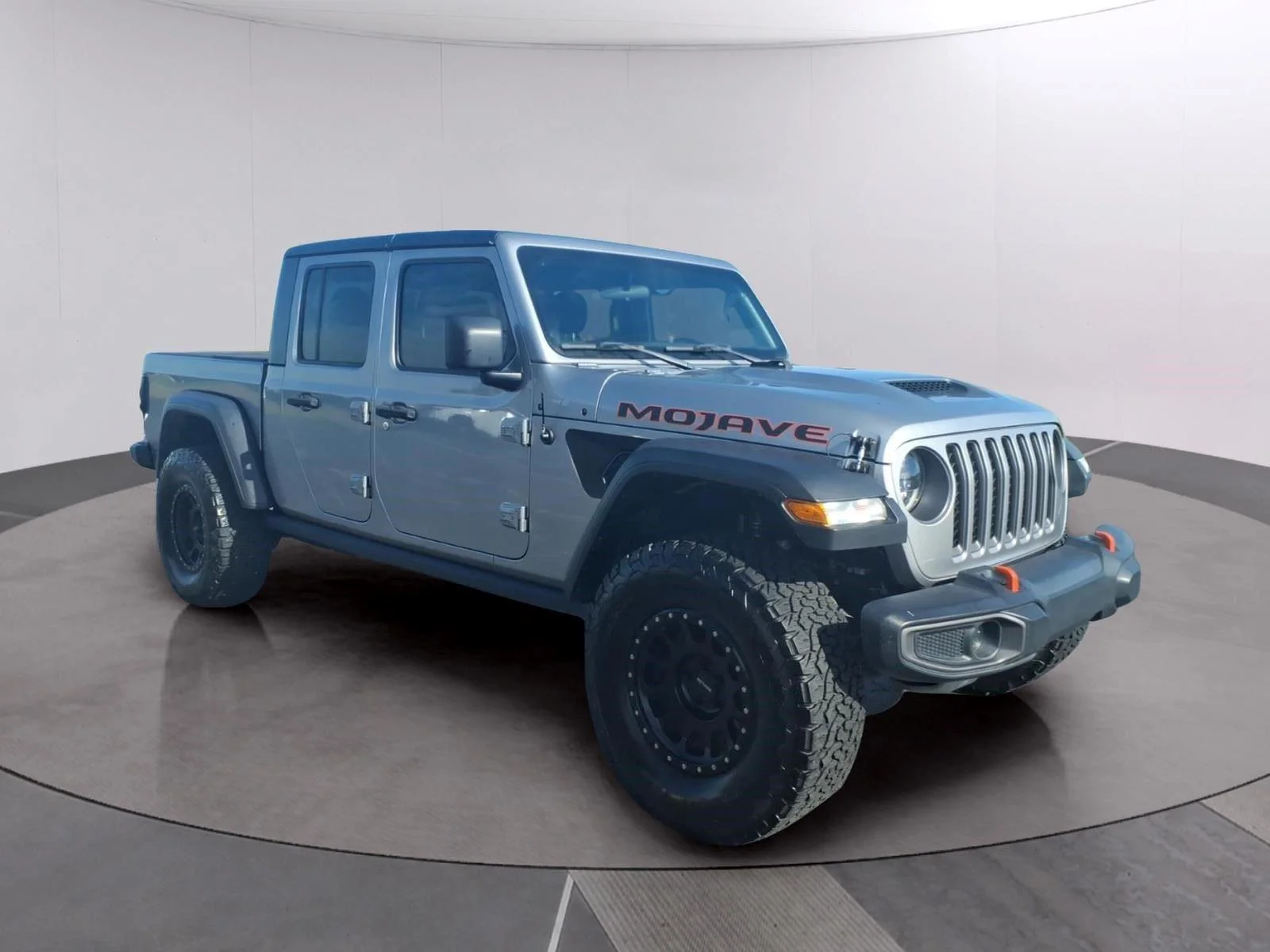 Used 2021 Billet Silver Metallic Clearcoat Jeep Mojave image 7