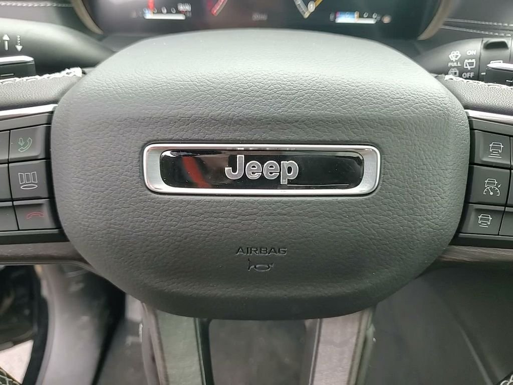 New 2026 Diamond Black Crystal Pearlcoat Jeep Altitude image 17