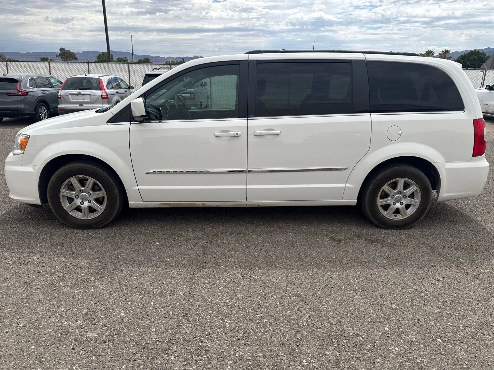 Used 2012 White Chrysler Touring image 2