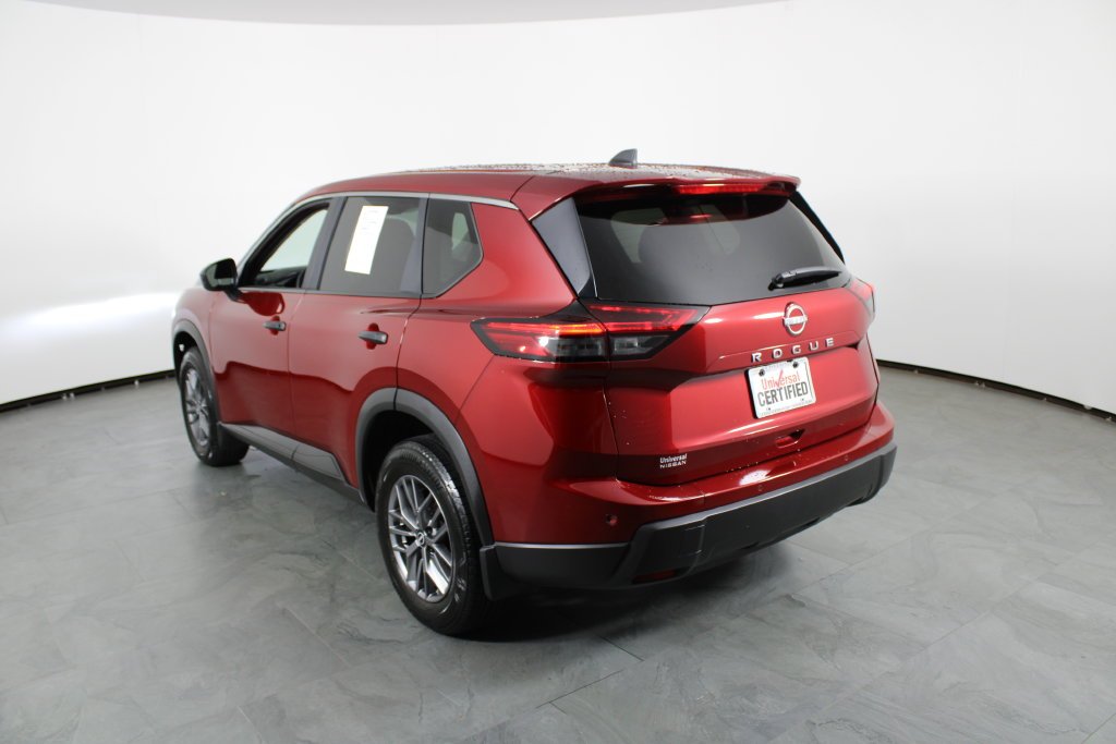 Used 2025 Red Nissan S image 15