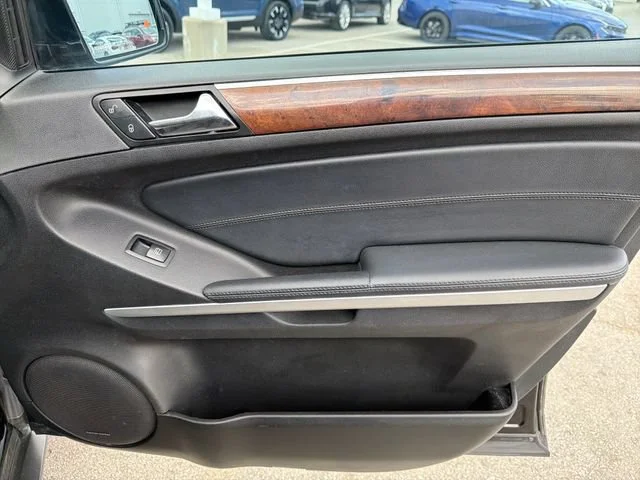 Used 2011  Mercedes-Benz ML 350 image 46