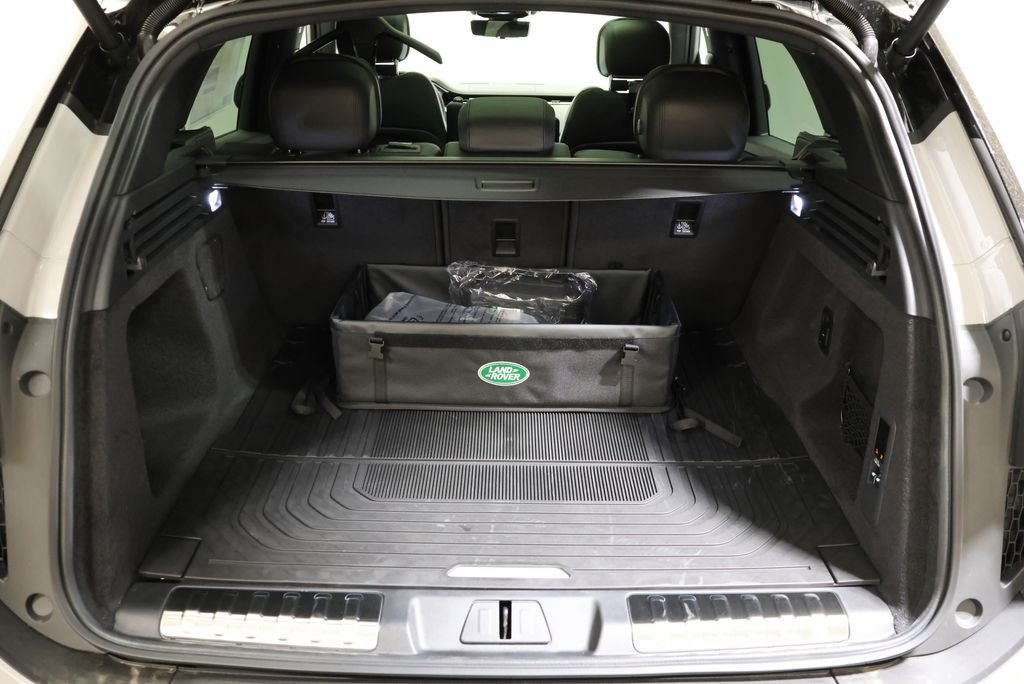New 2026 Borasco Grey Land Rover Dynamic SE image 46