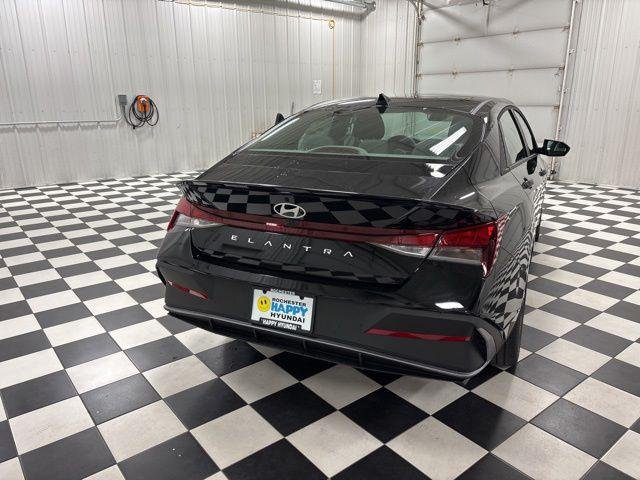 New 2026 Black Hyundai SEL Sport image 4
