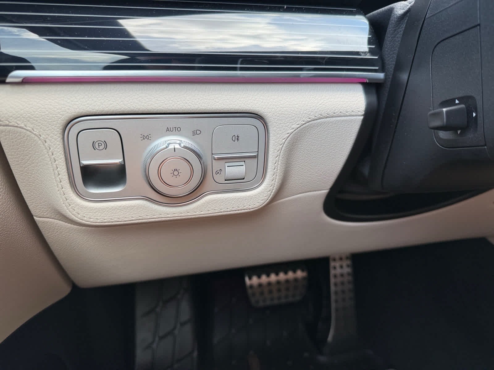 New 2026 Cirrus Silver Metallic Mercedes-Benz AMG® GLE 53 image 26