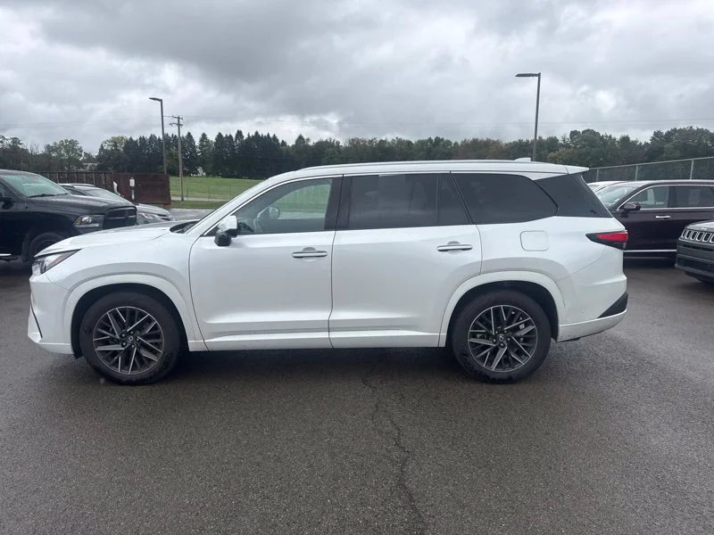 Used 2025 Beige Lexus 350 Premium image 22