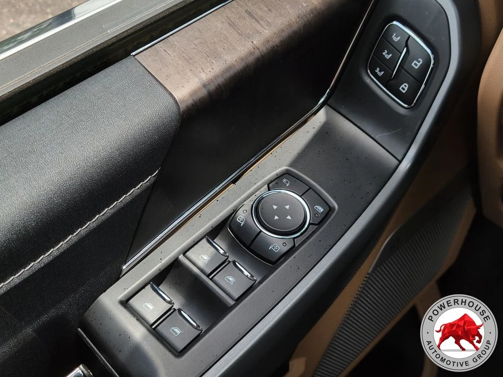 Used 2023 White Ford Lariat image 27