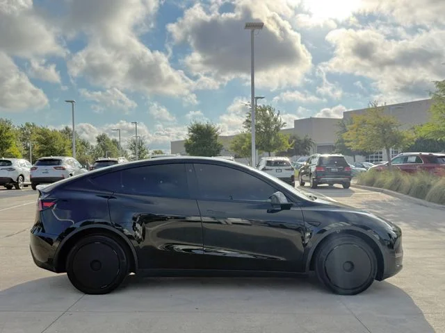 Used 2020 Solid Black Tesla Long Range image 6