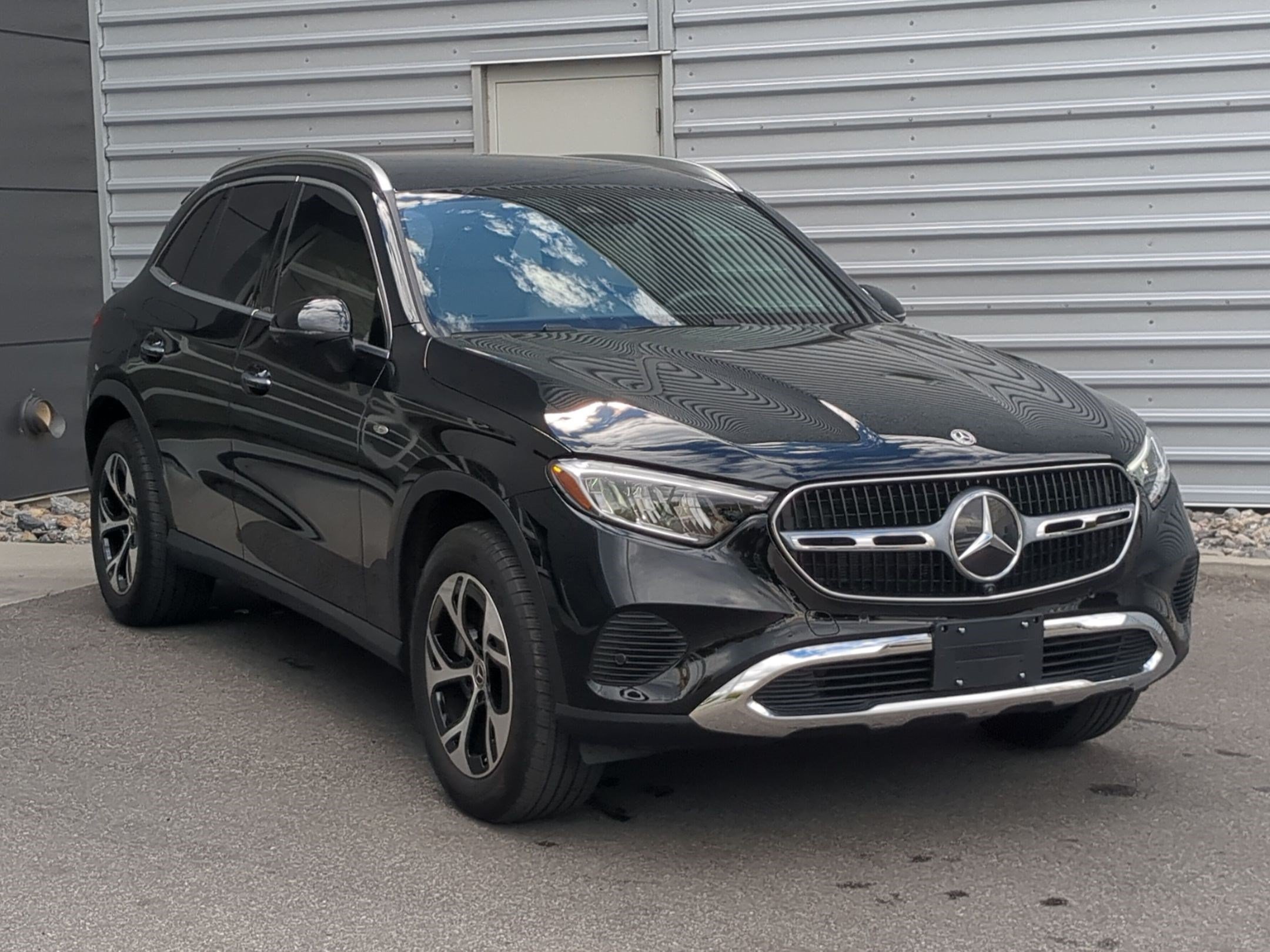 Used 2025 Black Mercedes-Benz GLC 350e image 3