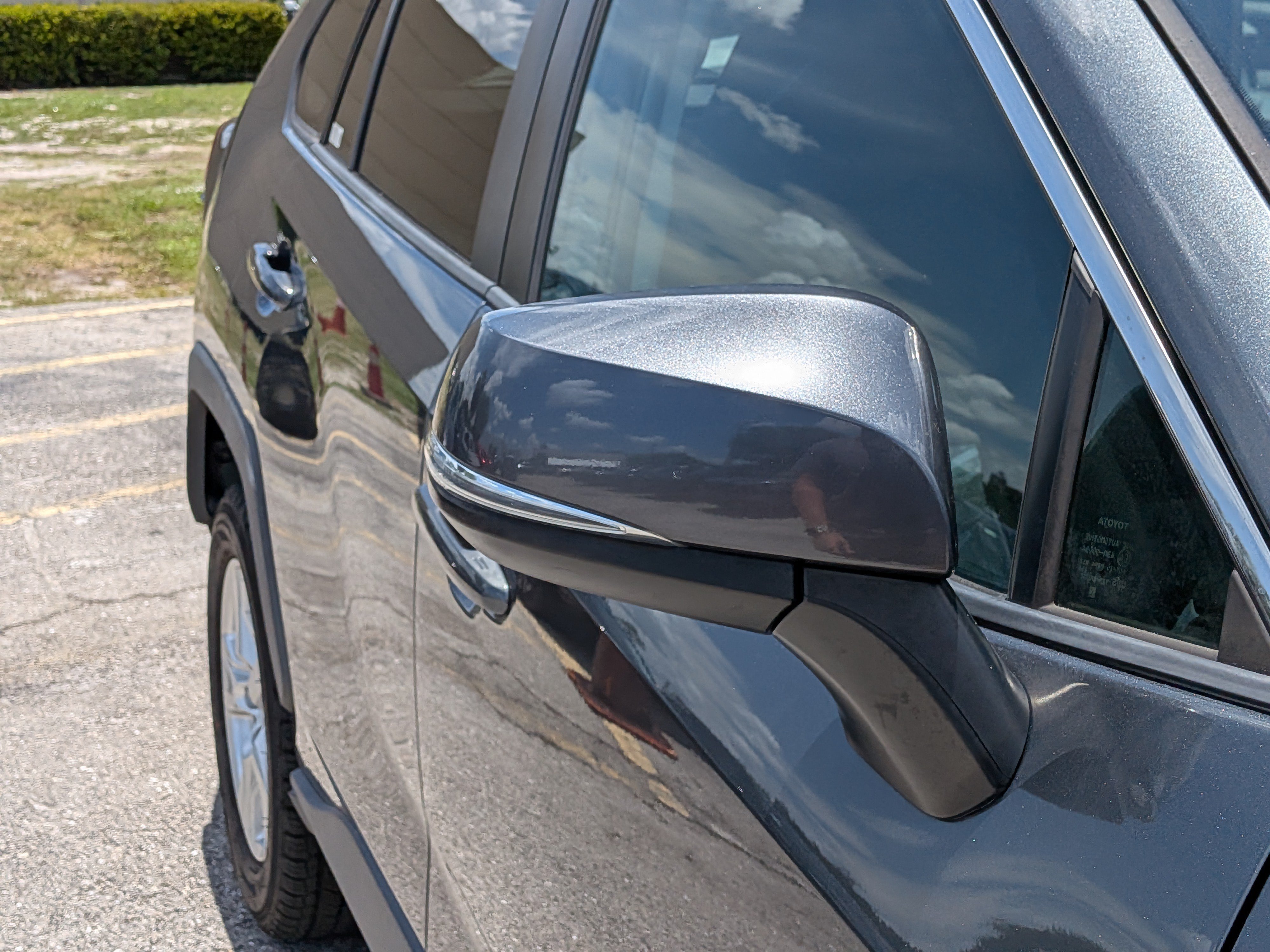 2019 Toyota RAV4 XLE - Photo 12