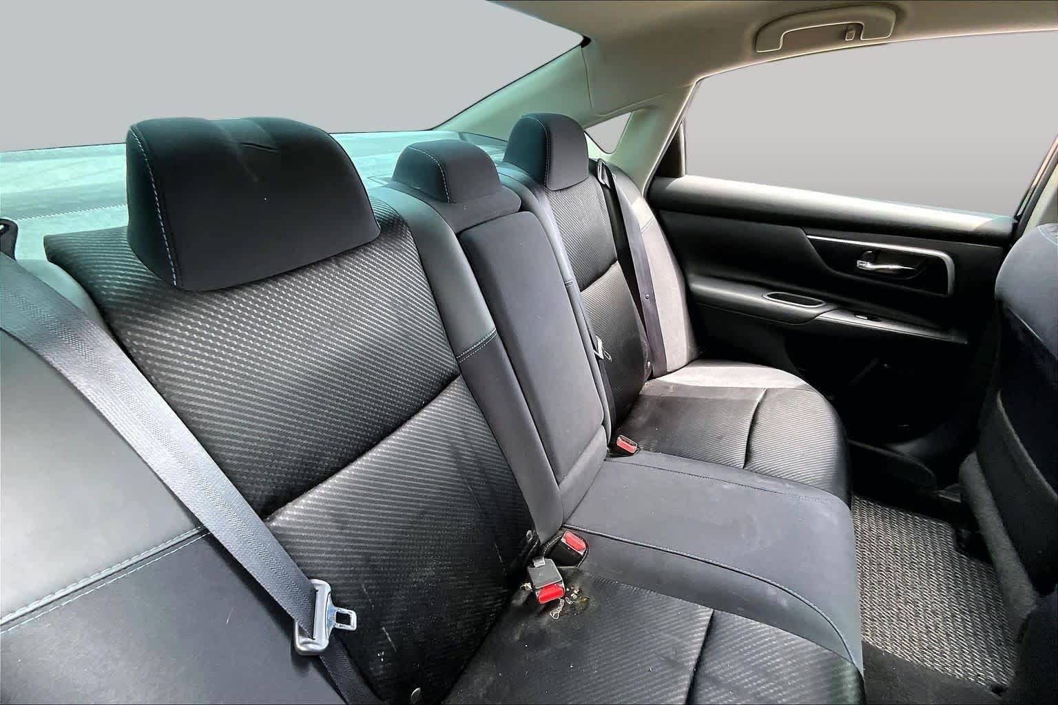 Used 2016 Super Black Nissan 2.5 SR image 19