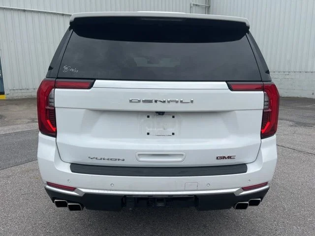 Used 2025 White GMC Denali image 7