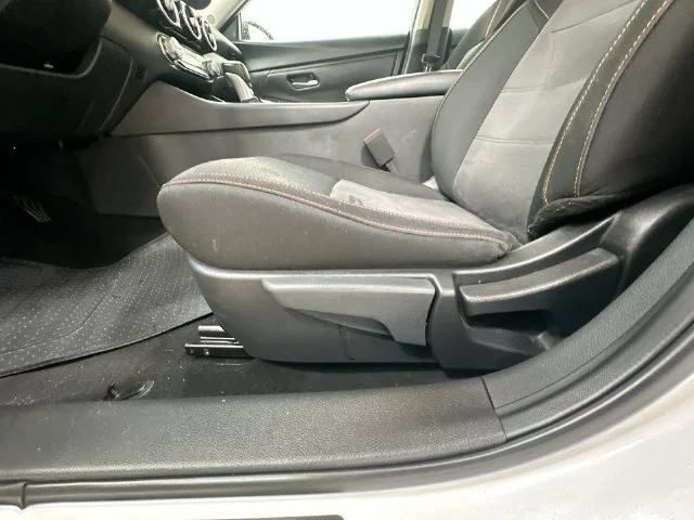 Certified Used 2025 White Nissan SR image 22